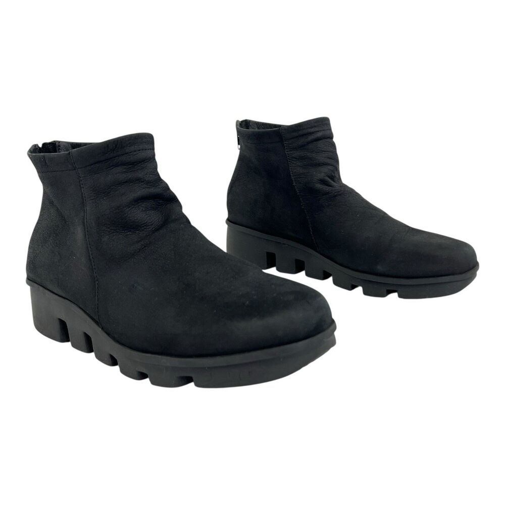 L'Amour Des Pieds Hadirat Size 9 Leather Ankle Booties Lug Sole Platform Black